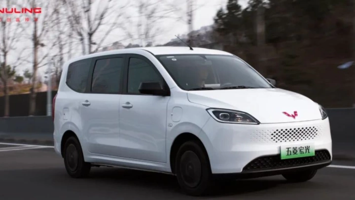 Модельный ряд Hongguang MPV